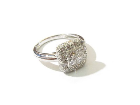 Anello diamanti princess | Grandi Sconti | Preziosi Gioielleria Orologeria specializzata nella compravendita di orologi usati e gioielli d'epoca. Paghiamo subito in contanti.