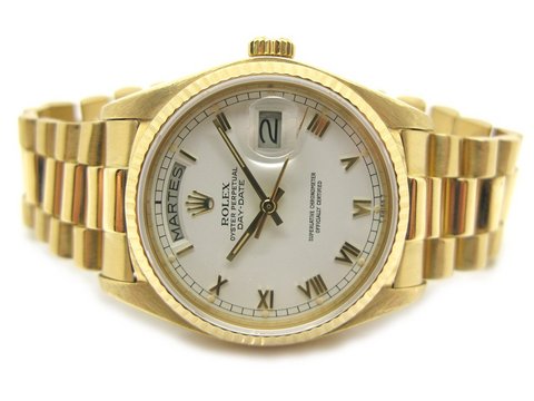 Rolex " day - date " ref. 18038 in oro 18 kt anno 1977 | Grandi Sconti | Preziosi Gioielleria Orologeria specializzata nella compravendita di orologi usati e gioielli d'epoca. Paghiamo subito in contanti.