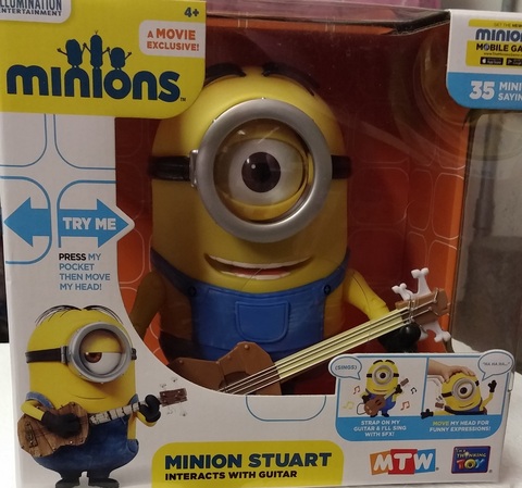 Minion stuart con chitarra