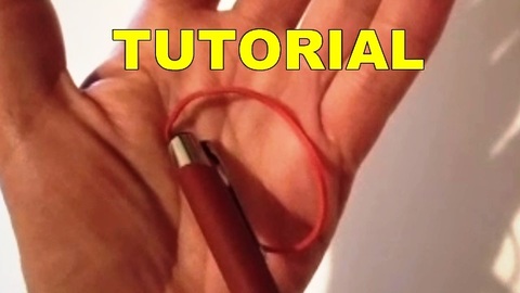 Magia facile come fare uscire un elastico da una penna