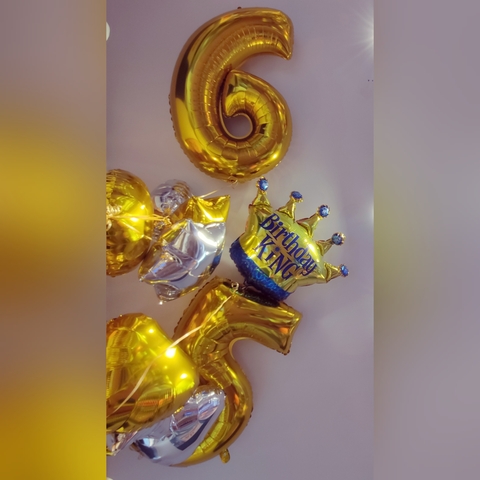 Decorazione di palloncini per birthday king