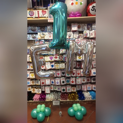 Decorazione palloncini per anniversario 1 anno con iniziali