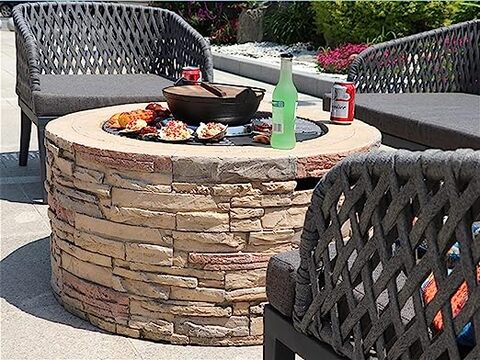 Barbecue in muratura e cemento forma circolare