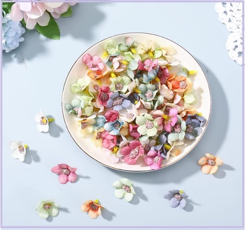 Fiori artificiali e colorati per bomboniere