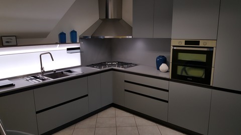 Cucina Con Piano Cottura Angolare Cm.285x300x216h Kali Profi