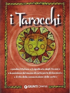 Carte tarocchi box con carte e illustrazioni