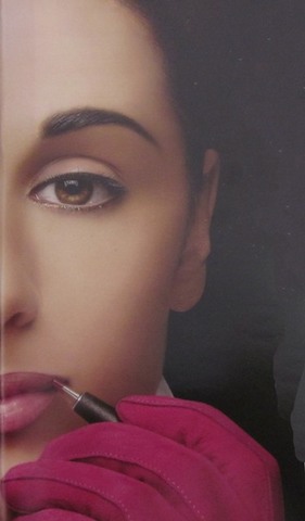 Trucco ciglie e labbra