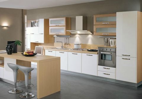 Cucina ante  mdf saponetta bianco opaco piano rovere chiaro