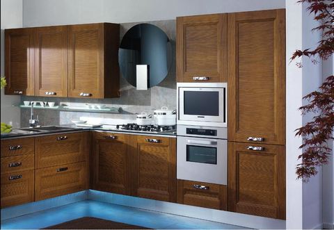 Cucina in massello di pino spazzolato in ciliegio lazio