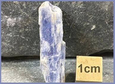 Cianite pietra naturale chakra