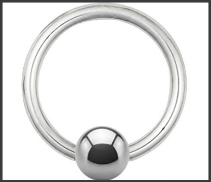 Piercing con pallina helix