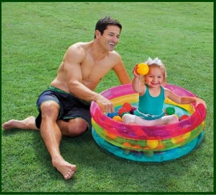 Piscina per bambini colorata e con palline