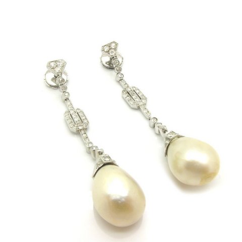 Orecchini Art Deco In Oro Bianco 18 Kt Con Rosette E Perle