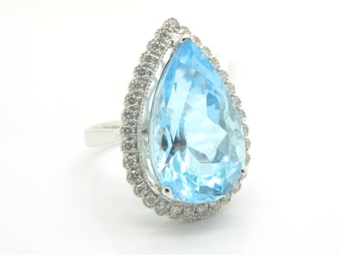 Anello con topazio azzurro 15.7 ct - lugano luxury