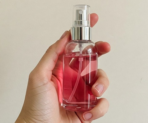 Il tuo compagno di viaggio il dispenser di profumo portatile