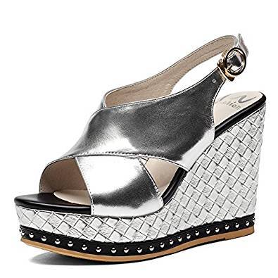 Sandalo donna con alta ed elegante zeppa