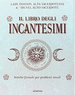 Libro incantesimi antiche formule magiche