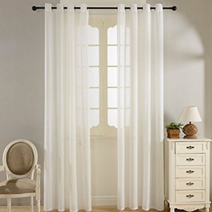 Tenda con occhielli dal colore bianco classico