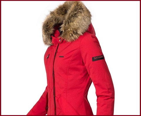 Cappotto corto invernale da donna di gran stile con cappucci