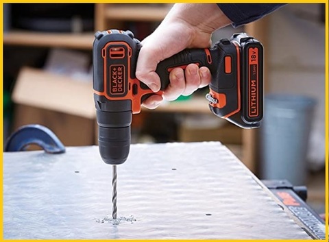 Trapano avvitatore a batteria black + decker